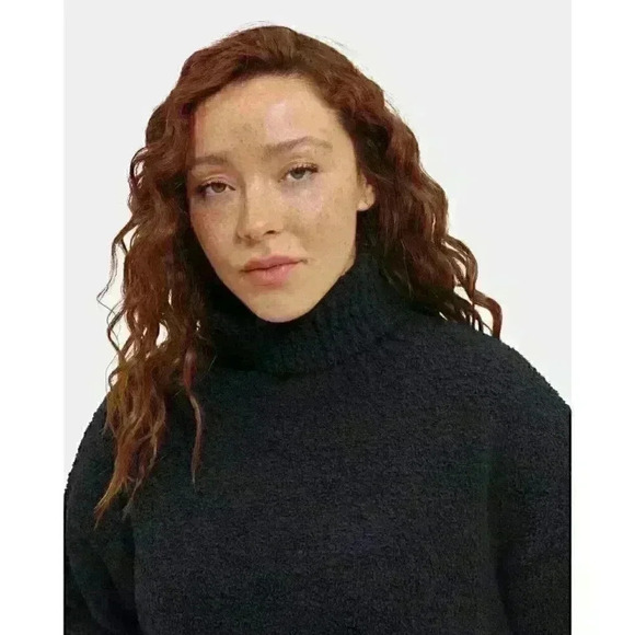 NEW! UGG Women's M Ylonda Turtleneck Sweater - Picture 3 of 4